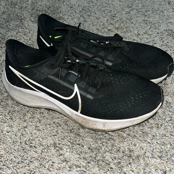 Nike | Shoes | Nike Black Athletic Shoes Sleek Lightweight  display picture 1